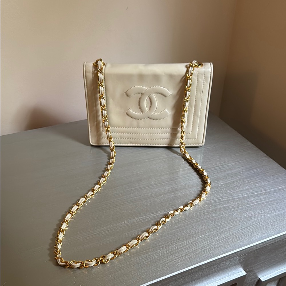 Chanel Lambskin Shoulder Bag with Leather and Gold Chain Straps